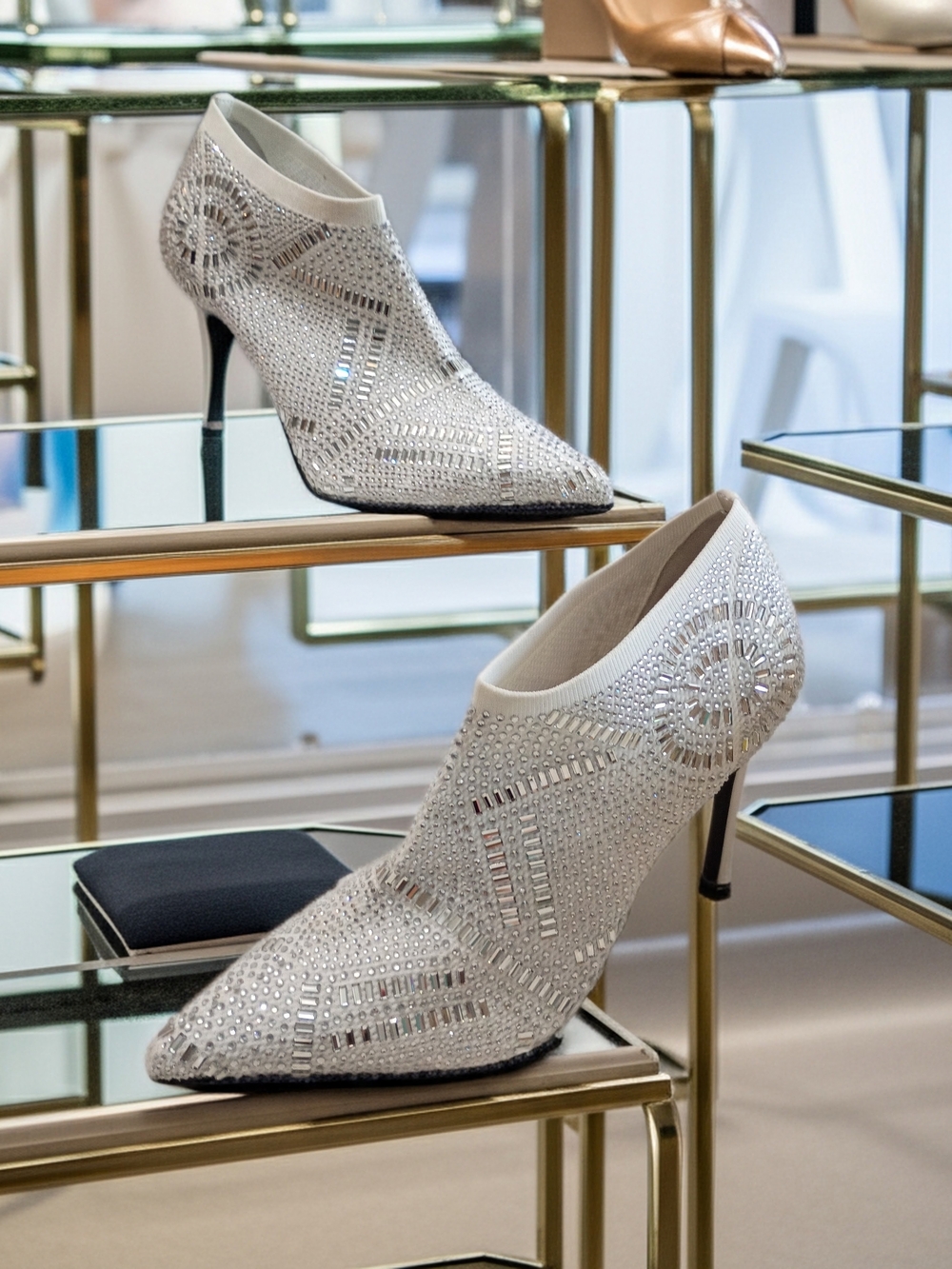 Thalia Sodi Karmen White Crystal Embellished Ankle Stretch Knit Boots SZ 11
